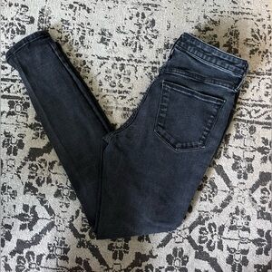 Universal Thread Distressed Jeggings